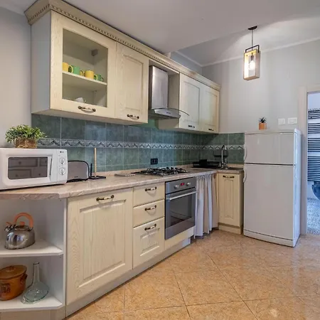Lovely In With Kitchen